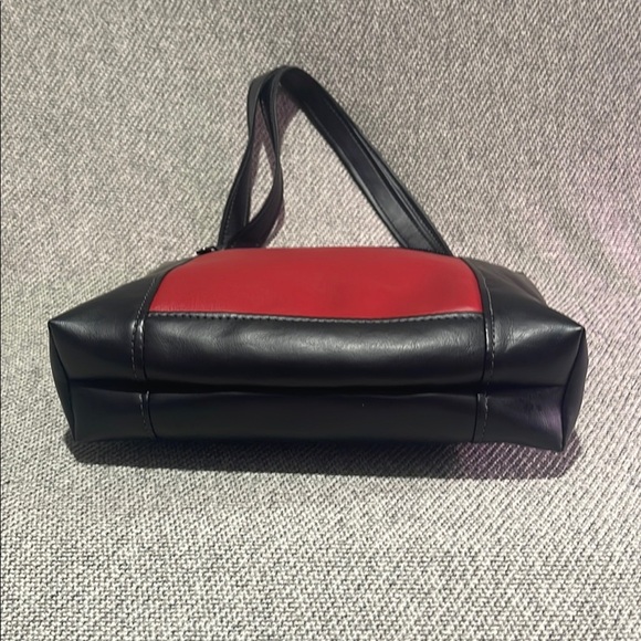 Red and Black Shoulder Bag - Picture 7 of 15